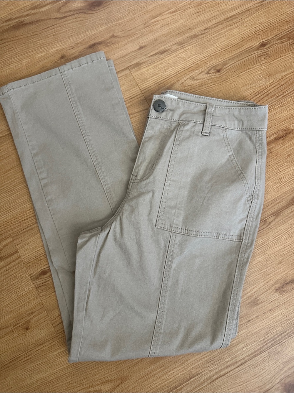 1822 Denim Women Utility Chino Pants in Light Khaki